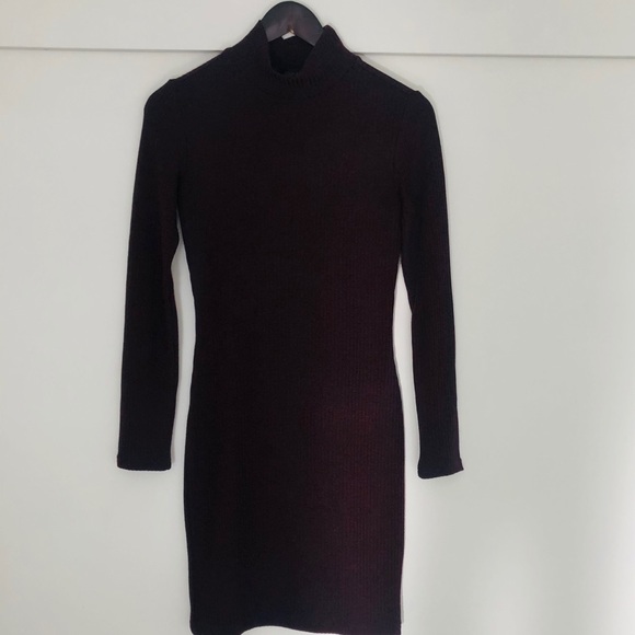 Mock neck dress - Picture 4 of 4